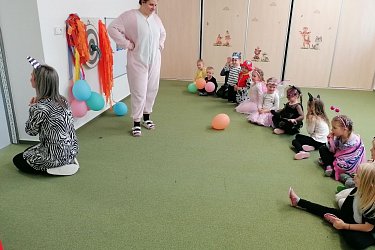 Medvídek slaví Březen